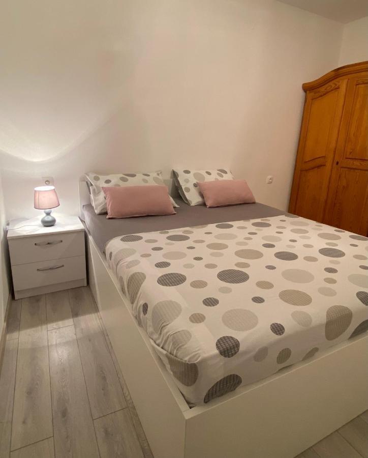 City Apartment Domagoj Omis Exterior photo
